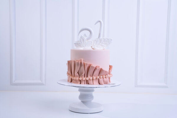 Single Simple Elegant VD Signature Celebration Cake - Image 5